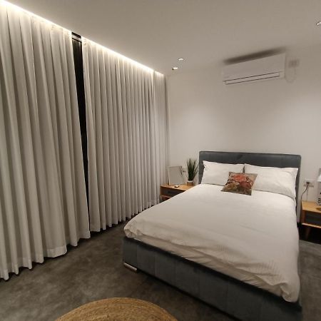 Luxury Aparment 5 Room 2 Minutes From The Beach 바트얌 외부 사진