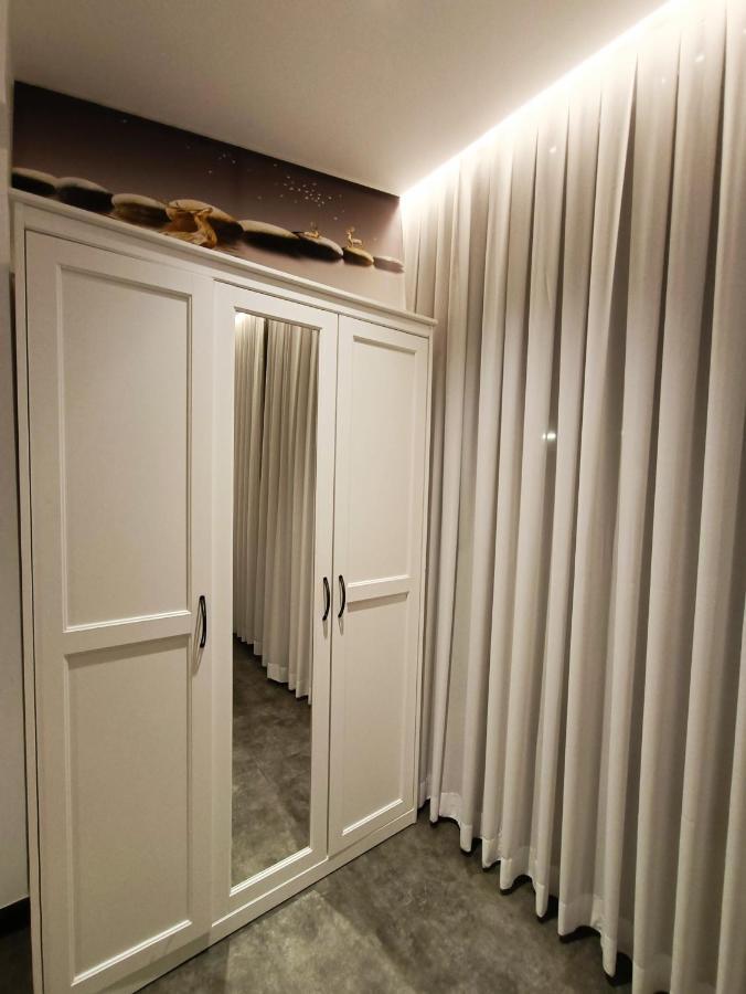 Luxury Aparment 5 Room 2 Minutes From The Beach 바트얌 외부 사진