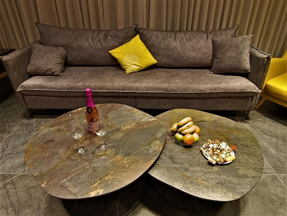 Luxury Aparment 5 Room 2 Minutes From The Beach 바트얌 외부 사진