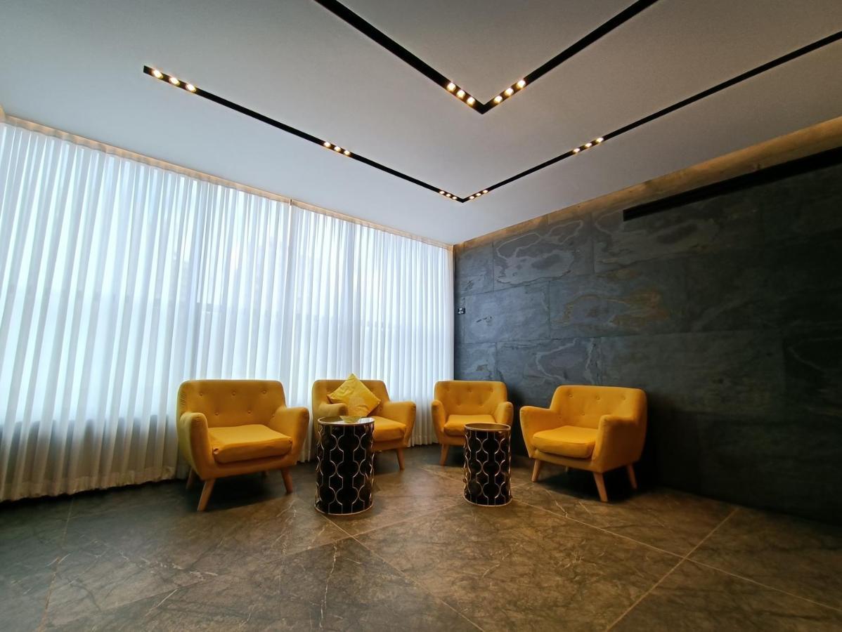Luxury Aparment 5 Room 2 Minutes From The Beach 바트얌 외부 사진